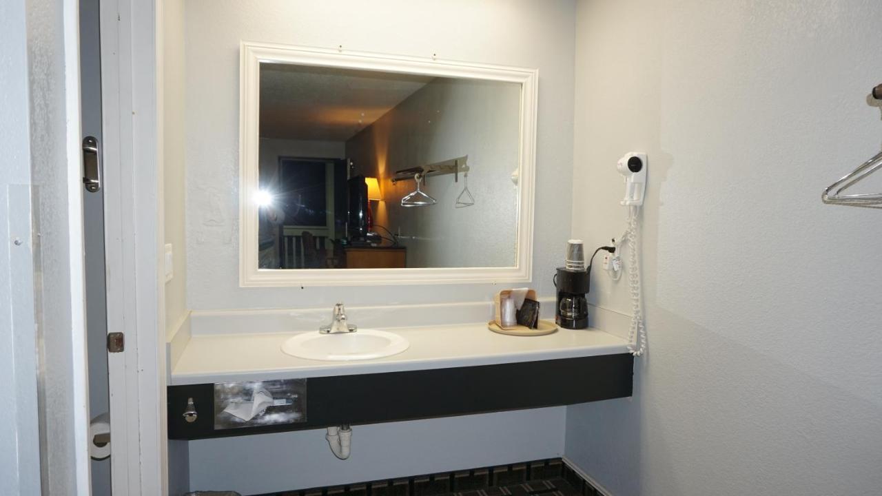 Lakes Inn Warsaw 外观 照片